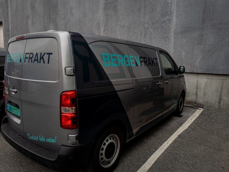 Budbil fra Bergen Frakt